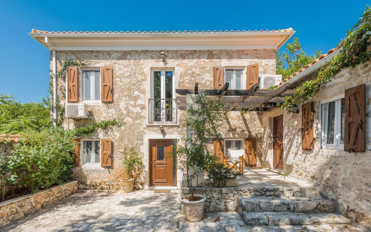 Villa Callisto- Elegant Restored Villa With Pool Gyri Exterior photo